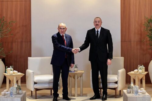 «Арменпресс»: Пашинян и Алиев продолжают встречи в Абу-Даби в формате «лицом к лицу»