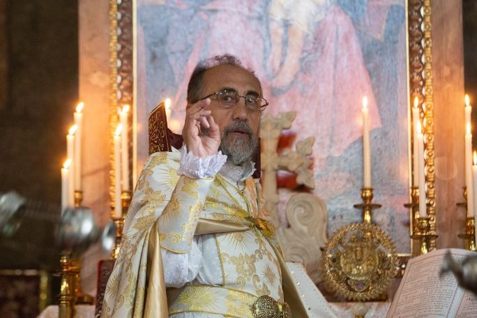 Փաստաբանը խնդրեց Միքայել սրբազանին թույլ տալ մասնակցել կիրակնօրյա պատարագներին