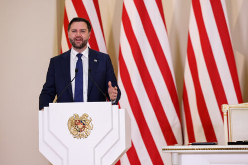 Վաշինգտոնը մտադիր է ավարտին հասցնել TRIPP-ը և վերաձևակերպել Հարավային Կովկասի լոգիստիկ քարտեզը․ Известия