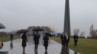 Ի՞նչ է գրել ԱՄՆ փոխնախագահ Վենսը՝ Ցեղասպանության թանգարանի հուշամատյանում