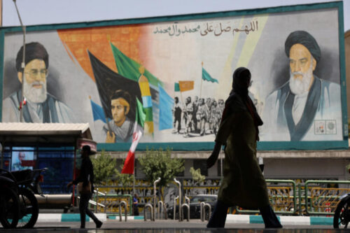 Social and political figures arrested in Iran