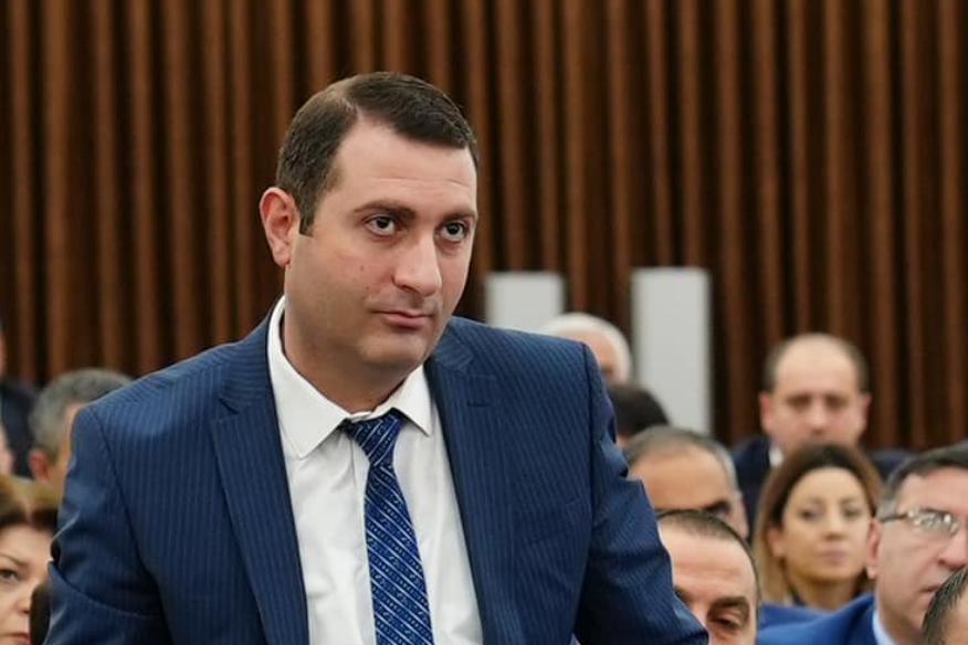 Երևանի քաղաքապետարանի տրանսպորտի վարչության պետ Վազգեն Հարությունյանին մեղադրանք է առաջադրվել և կասեցվել է պաշտոնավարումը. «Հետք» Երևանի քաղաքապետարանի տրանսպորտի վարչության պետ Վազգեն Հարությունյանին մեղադրանք է առաջադրվել և կասեցվել է պաշտոնավարումը. «Հետք»