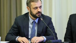 Վաղն էլ կարող ենք ստորագրել խաղաղության պայմանագիրը, սահմանադրությունը խորընդոտ չէ․ էկոնոմիկայի նախարար