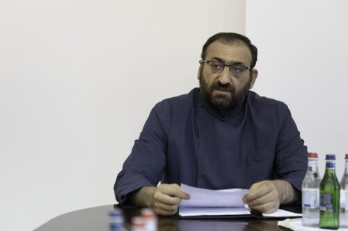 Արշակ սրբազանն ազատ արձակվեց․ ի՞նչ միջոց է կիրառել դատարանը