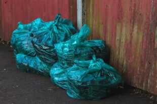 Բնակարանի դռան մոտ աղբ թողնելու համար Ռուսաստանում տուգանք է նախատեսվում