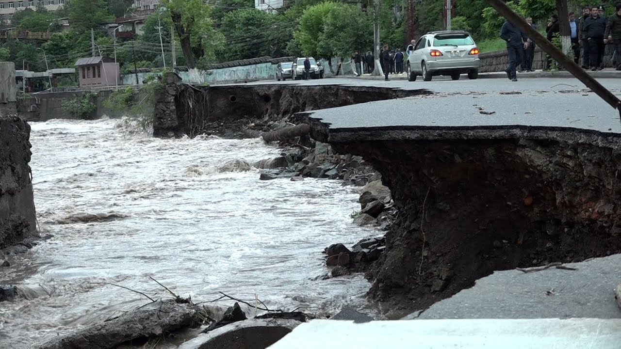 Ցուցաբերել առավելագույն զգոնություն և խուսափել հեղեղավտանգ գոտիներին մոտ գտնվելուց․ Փրկարար ծառայություն Ցուցաբերել առավելագույն զգոնություն և խուսափել հեղեղավտանգ գոտիներին մոտ գտնվելուց․ Փրկարար ծառայություն