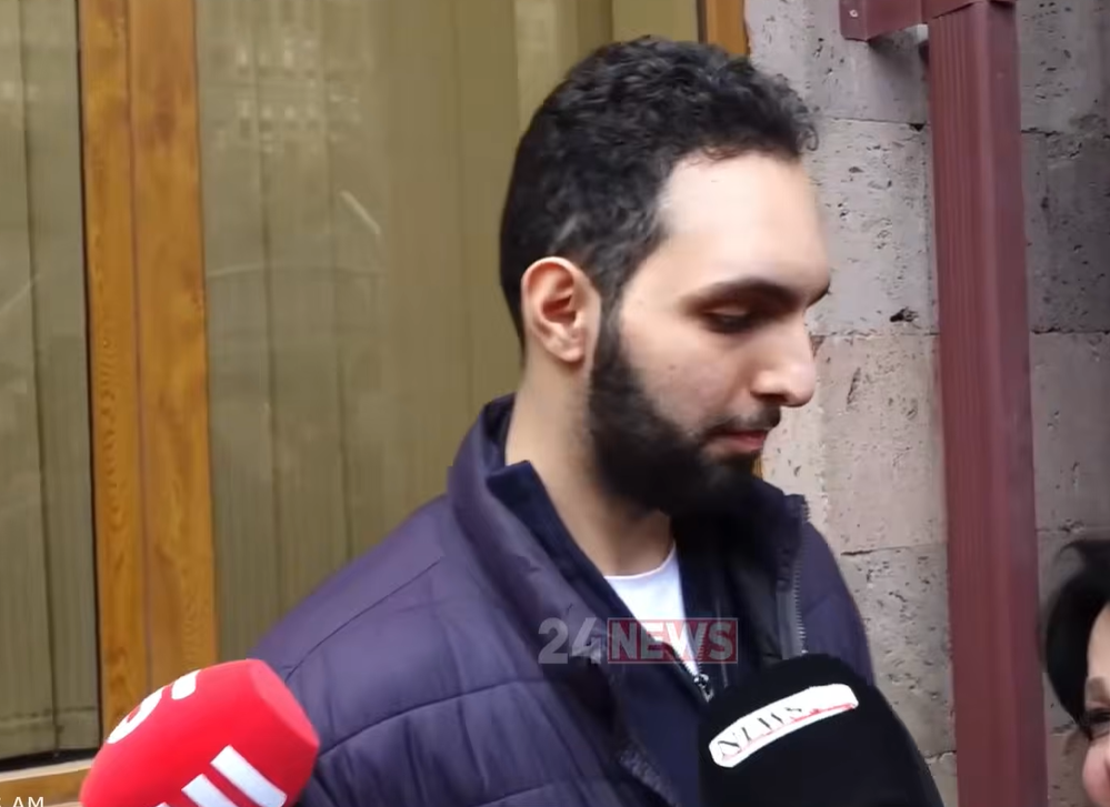 Երկվորյակ եղբայրներից Դավիթ Մինասյանին կալանավորելու միջնորդություն է ներկայացվել․ նա դատարան է տեղափոխվել Երկվորյակ եղբայրներից Դավիթ Մինասյանին կալանավորելու միջնորդություն է ներկայացվել․ նա դատարան է տեղափոխվել