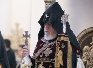 Գարեգին Բ-ն մշտական կապի մեջ է Մերձավոր Արևելքի հայ համայնքների հետ