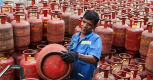 Թեյի փոխարեն՝ կիտրոնաջուր, տաք կերակուրների փոխարեն՝ արագ սնունդ․ Հնդկաստանը բախվել է գազի պաշարների պակասի խնդրին