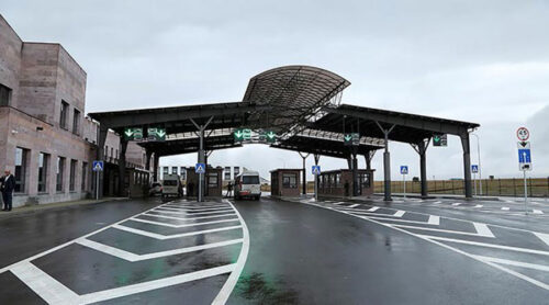 ՀՀ սահմանային անցակետերում բեռնատարների համար կկառուցվեն վճարովի կայանատեղիներ. ՊԵԿ