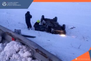 «VAZ» մակնիշի ավտոմեքենան դուրս է եկել ավտոճանապարհի երթևեկելի հատվածից․ կա զոհ ու վիրավորներ