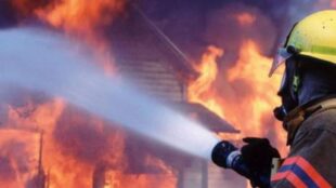 Երևանի Սերո Խանզադյան փողոցում տներ են այրվում