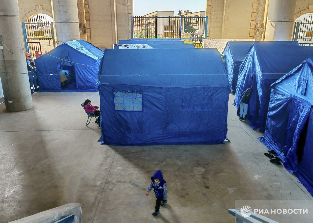 Բեյրութի ֆուտբոլի դաշտը վերածվել է փախստականների կացարանի Բեյրութի ֆուտբոլի դաշտը վերածվել է փախստականների կացարանի