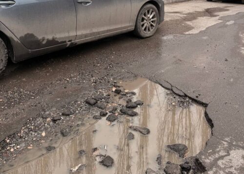 Դավթաշենը՝ փոսերի մեջ․ ե՞րբ են փոսալցման աշխատանքներ կատարելու (լուսանկարներ)