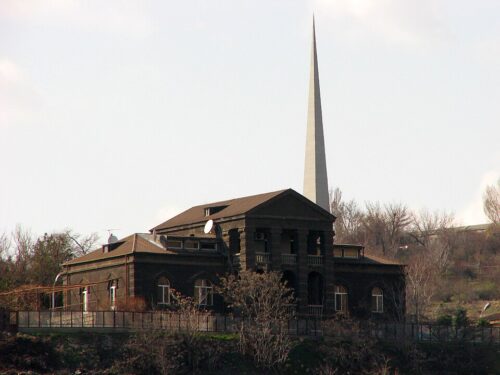 Ինչո՞ւ է հոսանքազրկվել Լևոն Տեր-Պետրոսյանի առանձնատունը․ ՀԷՑ-ի պարզաբանումը