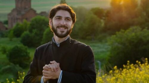 Նո՛ւյնը․ Թովմաս Առաքելյանը՝ պատարագի ընթացքում տեղի ունեցած միջադեպի մասին