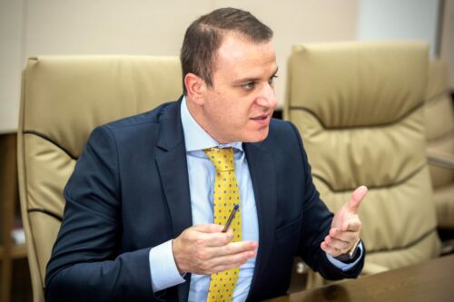 Դու անում ես ամենավտանգավոր քաղաքական սխալը՝ դու նրան դարձնում ես օրակարգի կենտրոն նույնիսկ իր բացակայությամբ․ քաղաքագետ