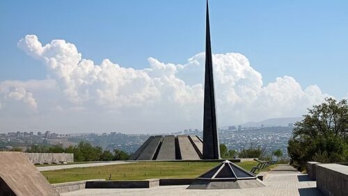 Հայաստանի կառավարությանը հանձնարարվում է վերանայել հայերի պատմությունն՝ իր ավելի հզոր հարևաններին հարմարվելու համար. Լեմկինի իստիտուտ