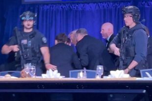 Կադրեր՝ Թրամփի մասնակցությամբ ընթրիքի ժամանակ հնչած կրակոցներից