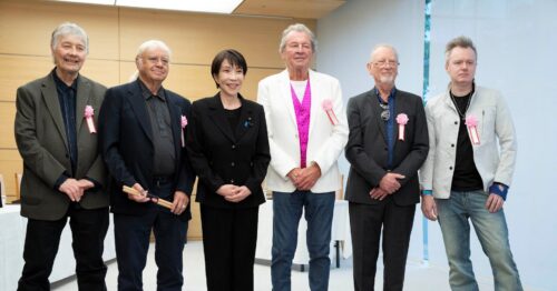 Deep Purple ռոք խումբն այցելել է իրենց վառ երկրպագուին՝ Ճապոնիայի վարչապետին