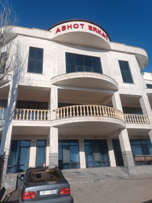 Սևանի թերակղզու սննդի օբյեկտներից մեկում եղել են կեղտի կուտակումներ․ գործունեությունը կասեցվել է (լուսանկարներ)