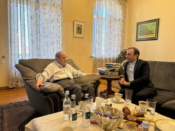 Տեր-Պետրոսյանը հյուրընկալել է ՀՀ-ում Իրանի դեսպանին Տեր-Պետրոսյանը հյուրընկալել է ՀՀ-ում Իրանի դեսպանին