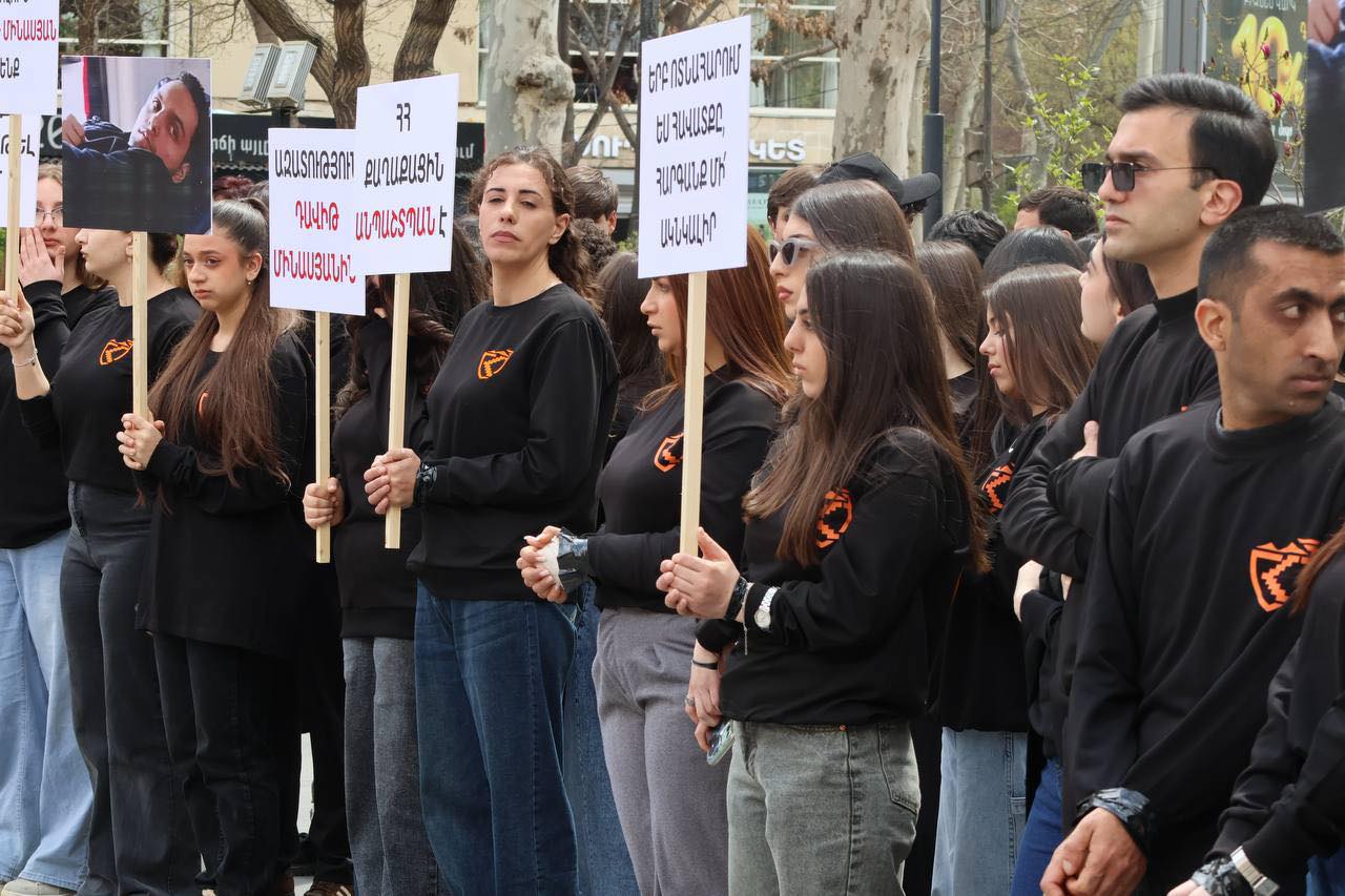 «ՀայաՔվե»-ն շնորհակալություն է հայտնել քաղաքացիներին, ովքեր նպաստել են Դավիթ Մինասյանի խափանման միջոցի վերացմանը «ՀայաՔվե»-ն շնորհակալություն է հայտնել քաղաքացիներին, ովքեր նպաստել են Դավիթ Մինասյանի խափանման միջոցի վերացմանը