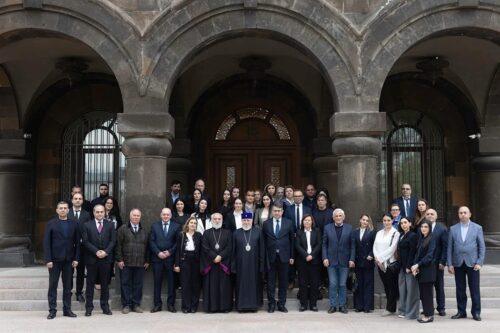 Ամենայն Հայոց Կաթողիկոսն ընդունել է միջազգային համաժողովի մասնակից փաստաբաններին