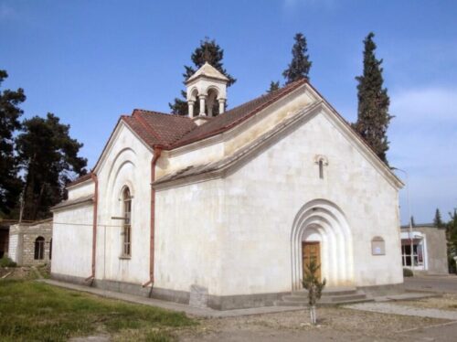 Ադրբեջանցիները պղծել են նաև օկուպացված Մարտունիի Ներսես Մեծ եկեղեցու խաչը