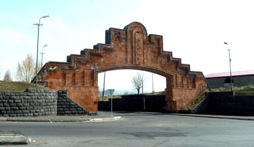 Կարապետ Գուլոյանից և Ռոզա Ծառուկյանից գույքեր կբռնագանձվեն․ Դատախազություն