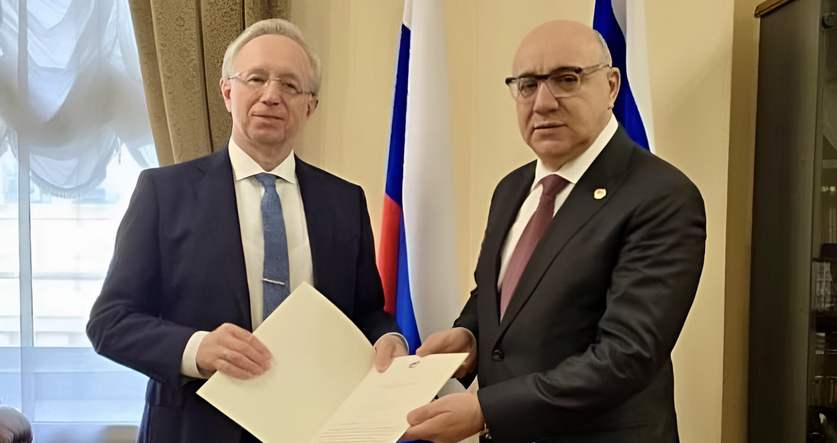 Գալուզինը և ՌԴ-ում ՀՀ դեսպանը քննարկել են Հարավային Կովկասում տրանսպորտային հաղորդակցությունների հաստատման վերաբերյալ հարցեր Գալուզինը և ՌԴ-ում ՀՀ դեսպանը քննարկել են Հարավային Կովկասում տրանսպորտային հաղորդակցությունների հաստատման վերաբերյալ հարցեր