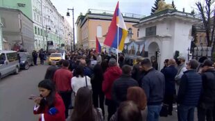 Ուզում եմ, որ երեխաներս իմանան, թե ով է հանձնել Ղարաբաղը և պառակտել Եկեղեցին․ ռուսական մամուլի անդրադարձը Փաշինյանի դեմ ակցիային