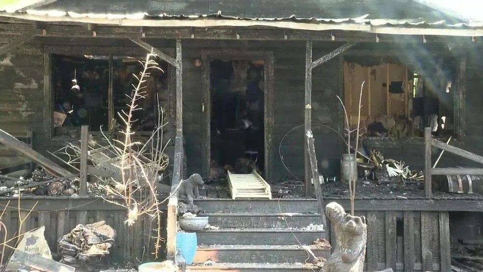 Bride’s parents’ home burns down during wedding in US Bride’s parents’ home burns down during wedding in US
