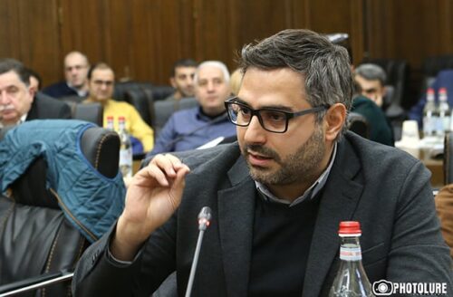 ​Անձնագիրը փոխելու նպատակն ամեն գնով ՀՀ 35-ամյա ավանդույթները քանդելն է․ Սարհատ Պետրոսյան