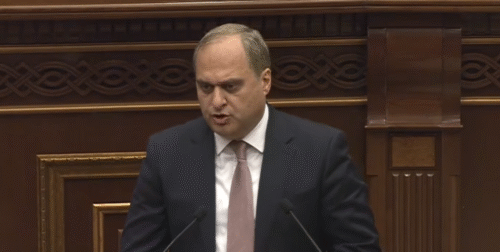 Փաշինյանը 32 տարեկանում է մկրտվել, իր ամուսնությունը եկեղեցական կարգով չի կատարել, արդյո՞ք նա եկեղեցու «բարեփոխիչ» կարող է լինել. Արա Զոհրաբյան