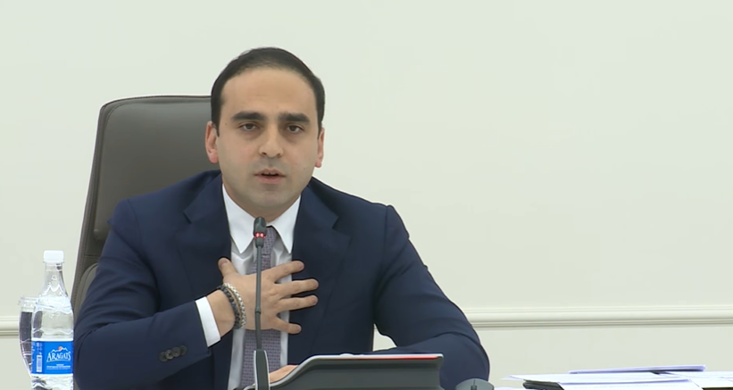 Չվճարող ուղևորներին որպես բեռ մեր վզին տանում ենք, հերի՛ք եղավ, բո՛լ եղավ․ Տիգրան Ավինյան Չվճարող ուղևորներին որպես բեռ մեր վզին տանում ենք, հերի՛ք եղավ, բո՛լ եղավ․ Տիգրան Ավինյան