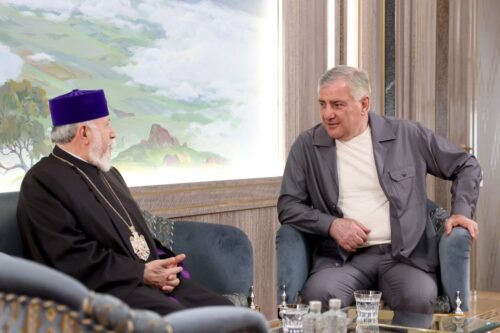 Ամենայն Հայոց Կաթողիկոսն այցելել է Սամվել Կարապետյանին