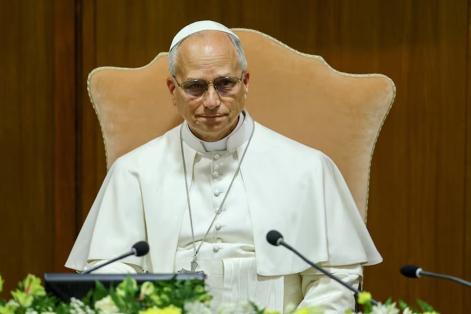 Humans are irreplaceable: Pope on AI, automation and the changing labor market Humans are irreplaceable: Pope on AI, automation and the changing labor market