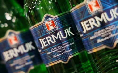 Россия приостанавила продажу 64,5 миллионов бутылок минеральной воды «Джермук»