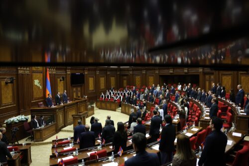 Միջադեպ Ազգային ժողովում. Ռուբեն Ռուբինյանը նկատողություն արեց թիմակցին