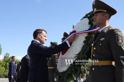 Էմանուել Մակրոնը այցելել է Ցեղասպանության հուշահամալիր