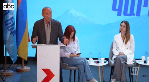 Ֆրանսիայից հրետանի են գնում, բայց այն առանց արկերի պարզապես մի քանի տոննա կշռող երկաթ է․ Քոչարյան
