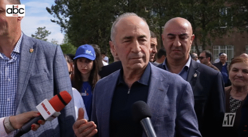 Ով քվեարկում է Նիկոլի համար, քվեարկում է Ալիևի համար․ Ռոբերտ Քոչարյանը՝ Կոտայքում