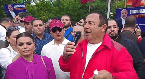 Ասում են՝ Եվրոպան մեզ կօգնի, դե թող Եվրոպան սահմանի բացի, վարունգն ու պոմիդորն էնտեղ ուղարկեն․ Ծառուկյան