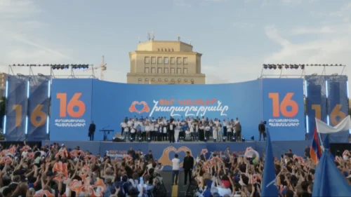 ՔՊ ներկայացուցիչները քարոզչանյութերով են ընտրատեղամասեր մուտք գործում․ «Ուժեղ Հայաստան»