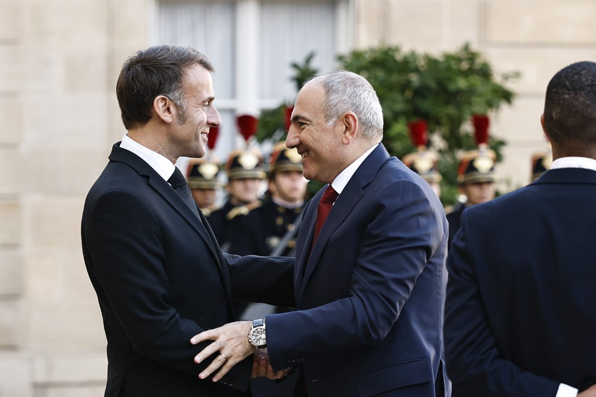 Ուրախ եմ շարունակել մեր համատեղ աշխատանքը՝ ՀՀ-ի ինքնիշխանությանն աջակցելու և Եվրոպայի հետ մերձեցման դինամիկան խթանելու համար․ Մակրոն Ուրախ եմ շարունակել մեր համատեղ աշխատանքը՝ ՀՀ-ի ինքնիշխանությանն աջակցելու և Եվրոպայի հետ մերձեցման դինամիկան խթանելու համար․ Մակրոն