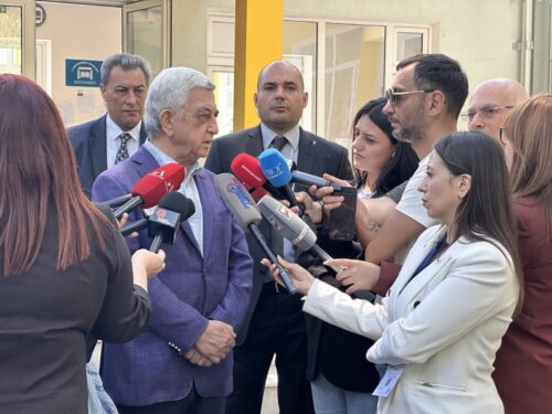 Զենքը ցուցադրելու համար չէ, այլ կռվելու, զրո մարտ է եղել այդ զենքերով. Սերժ Սարգսյանն ընտրելուց հետո խոսել է զորահանդեսի մասին