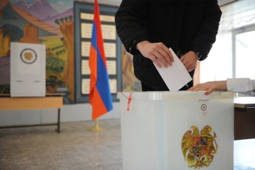 Ընտրությունների նախօրեին ՀՀ-ում իրավիճակը բնութագրվում է ծայրահեղ ներքին լարվածությամբ և խոր հասարակական բաժանումներով․ ռուսալեզու մամուլի ամփոփում