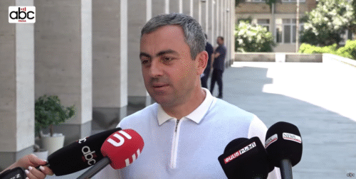Ժամանակին նորմալ հոդվածներով էին գալիս, հիմա՝ ծիծաղելի․ Իշխան Սաղաթելյանը՝ իր տան խուզարկության մասին