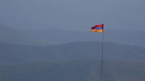 ՀՀ-ն «բացել է դիվերսիֆիկացման դուռը», սակայն հավասարակշռություն պահպանելը գնալով դժվարանում է․ Axios